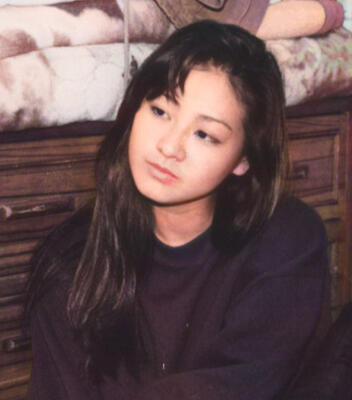 Actress Lee Mi-yeon. Click here for a playlist of 80s-90s pop culture!